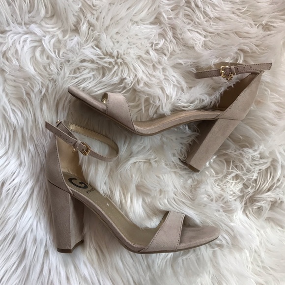 3/$30 GUESS | block heel nude sandals size 8 - Picture 3 of 6